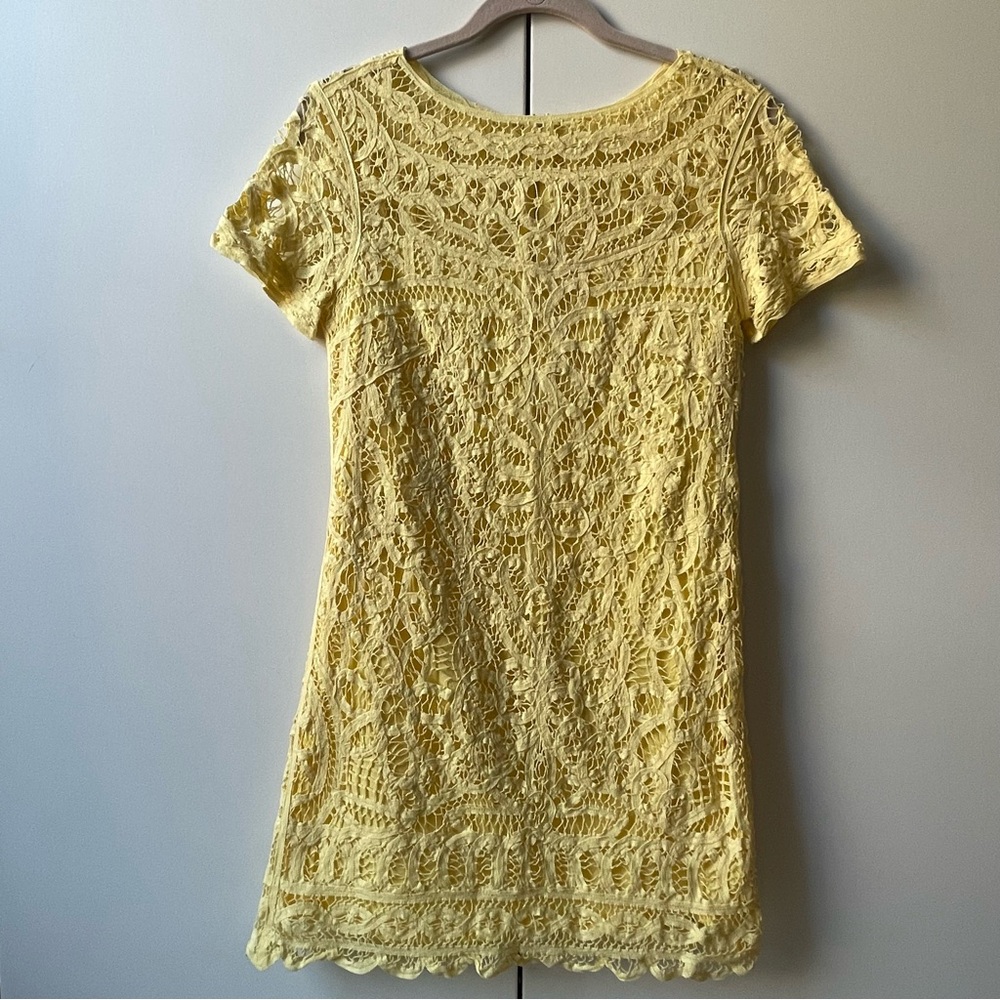 Vintage Y2K Lilly Pulitzer Starfruit Yellow Batt Your Eyes Shift Dress Small